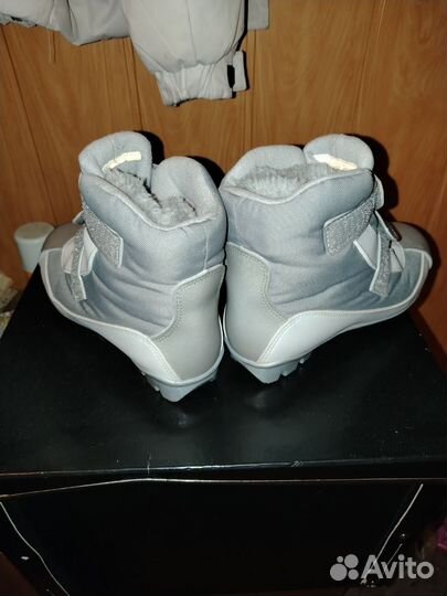 Лыжные ботинки