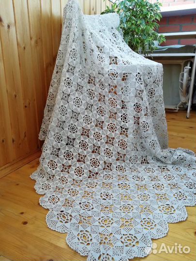 Винтаж: вязаная крючком скатерть
