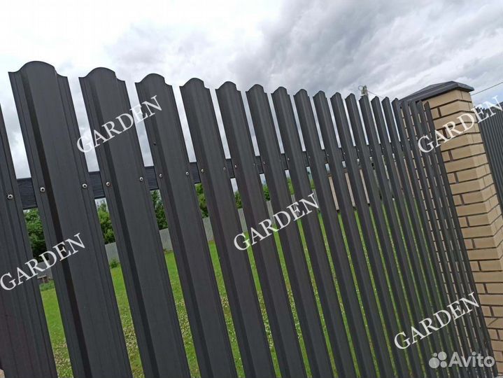 Забор из евроштакетника