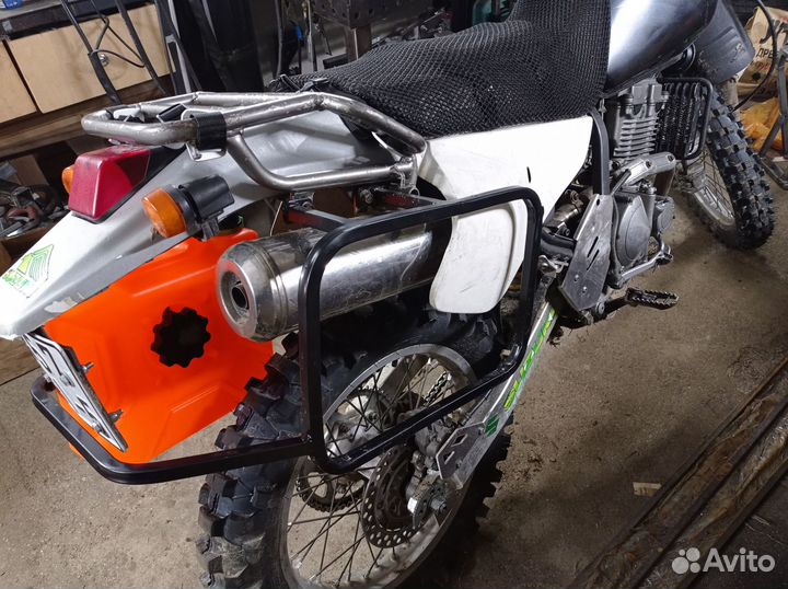 Suzuki Djebel 250 XC Багажная система