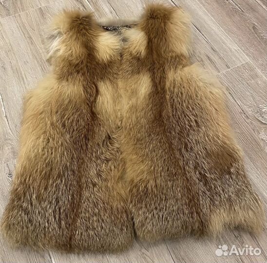 Меховая жилетка из лисы