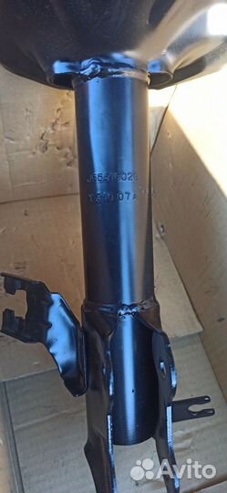 Стойка амортизатора передняя