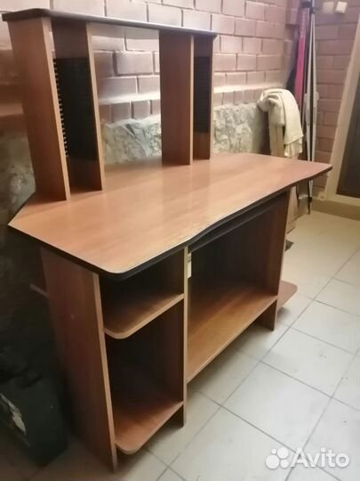 Компьютерный стол