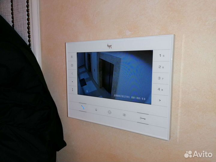 Установка домофонов и систем видеонаблюдения