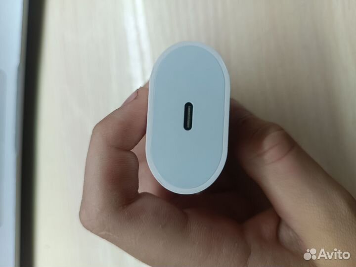 Зарядное устройство на iPhone 20w