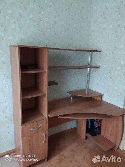 Компьютерный стол, уголок школьника