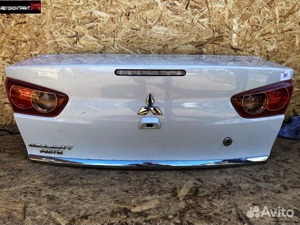 Крышка багажника на Mitsubishi Lancer 10 2007-2015