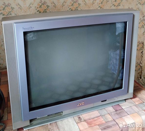 Телевизор бу JVC