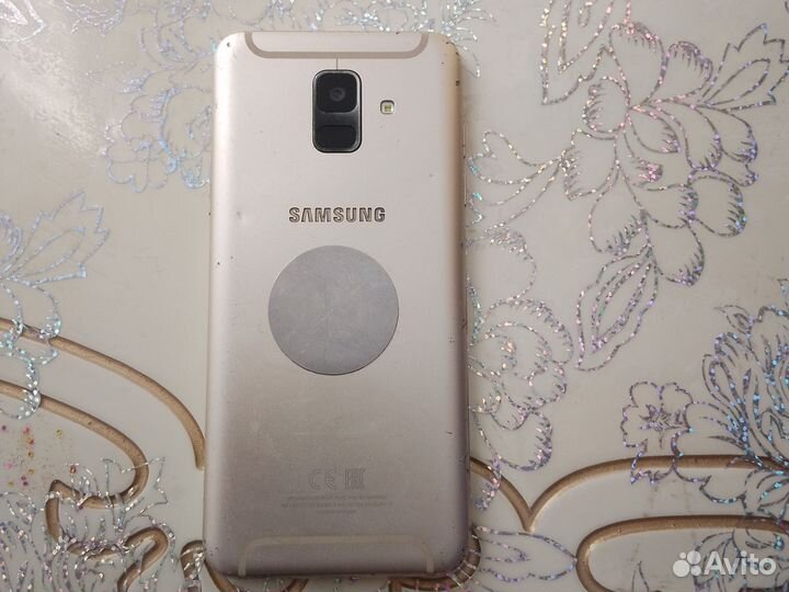 Samsung Galaxy A6, 4/64 ГБ