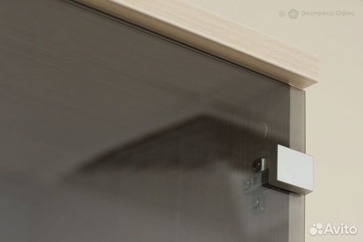 Шкаф для документов со стеклом в алюминиевом профи