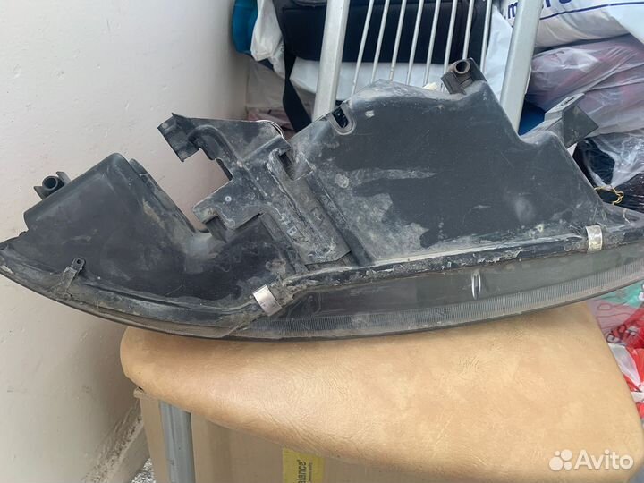 Mitsubishi Carisma фары