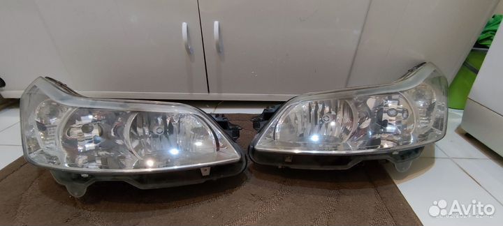 Фара левая Citroen C4