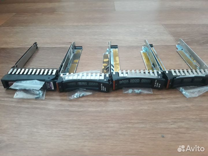 Салазки для жёсткого диска