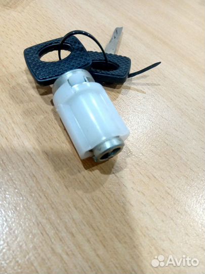 Личинка замка зажигания W210