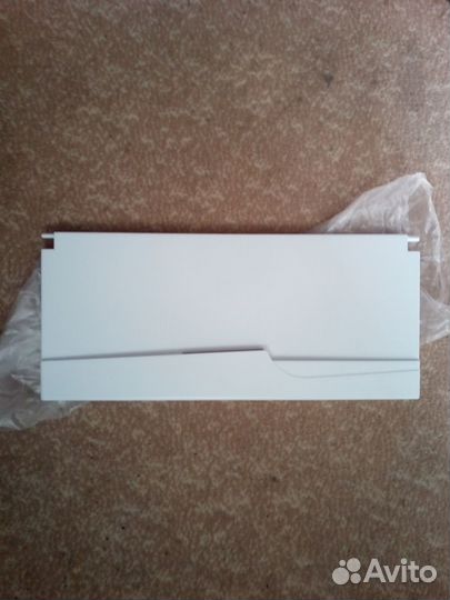 Дверца морозильной камеры