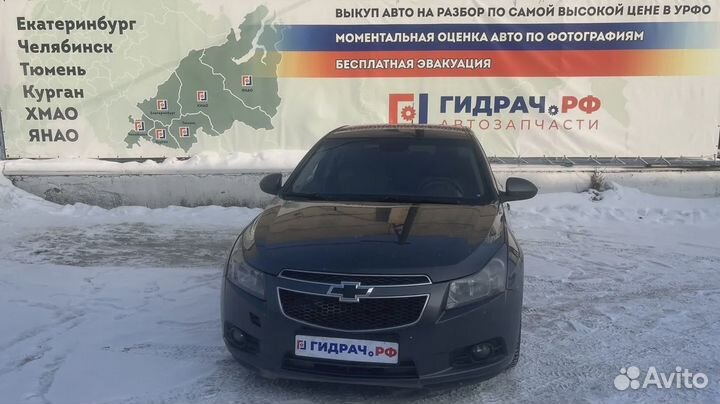 Зеркало правое электрическое Chevrolet Cruze 96831843. Сколы.5 контактов