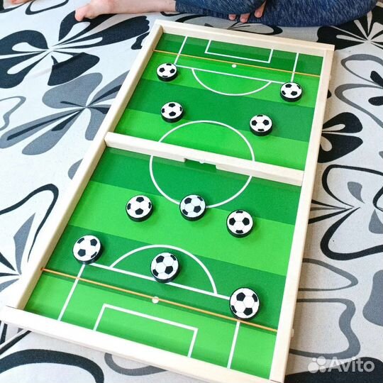 Настольный аэрофутбол