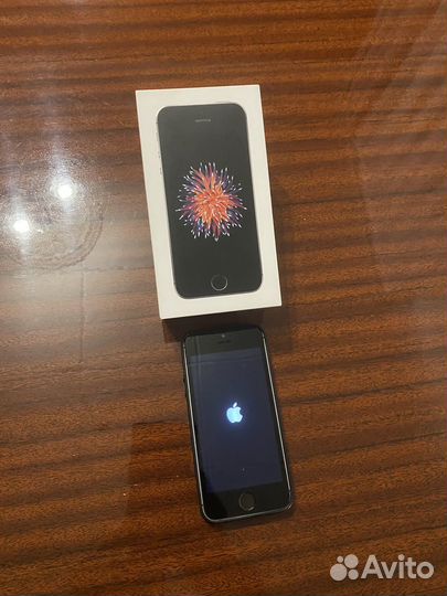 iPhone SE, 32 ГБ