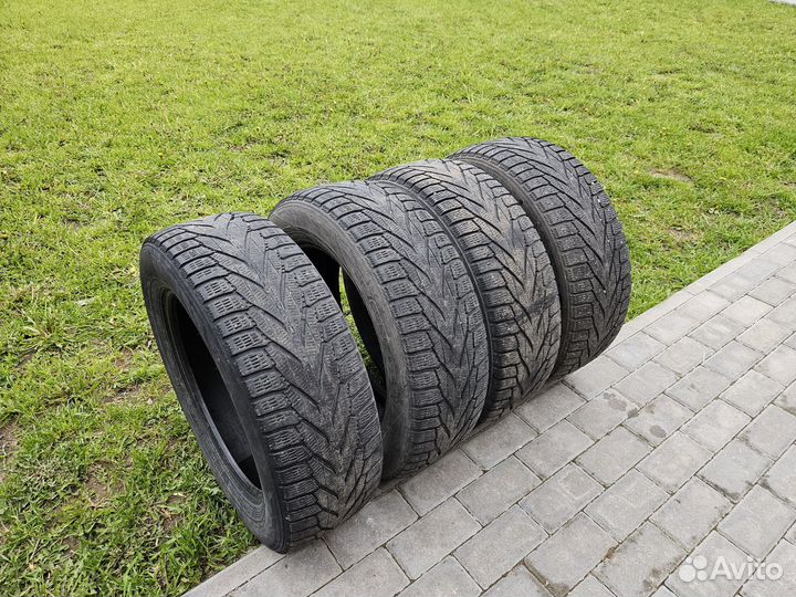 Nokian Tyres Hakkapeliitta R2 SUV 215/65 R17 103R