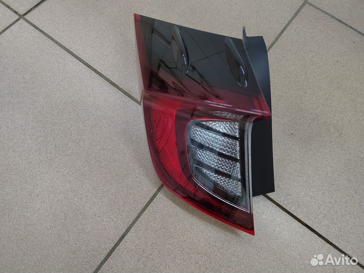 Фонарь оригинал задний левый наружный Sonata 8