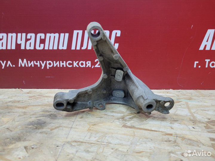 Кронштейн кпп Renault Logan