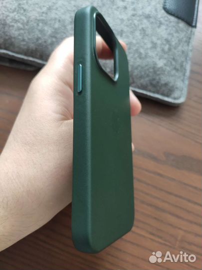 Кожаный чехол iPhone 13 Pro зеленый
