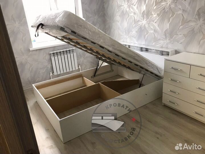 Кровать двухспальная с подъемным механизмом