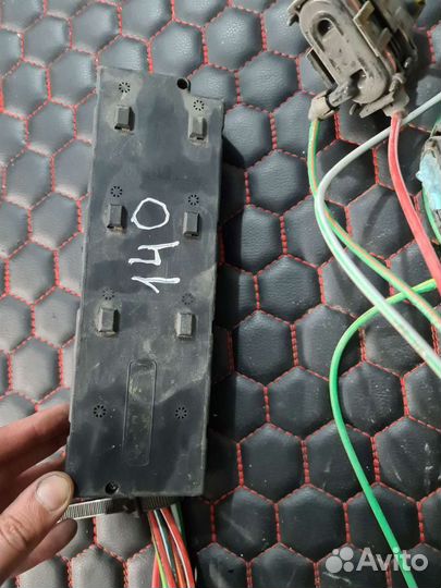 Блок клапанов печки Mercedes W140