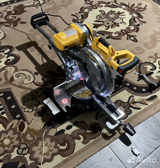 Торцовочная пила с протяжкой