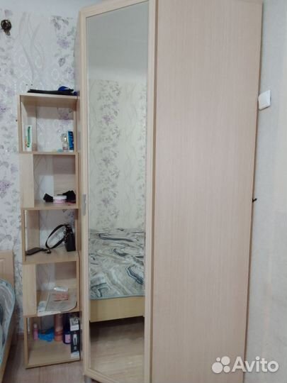 Угловой шкаф с зеркалом