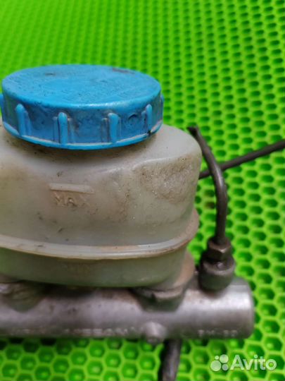 Главный тормозной цилиндр Nissan Primera P10