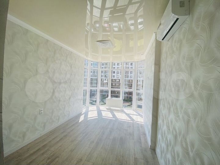 2-к. квартира, 57 м², 4/15 эт.