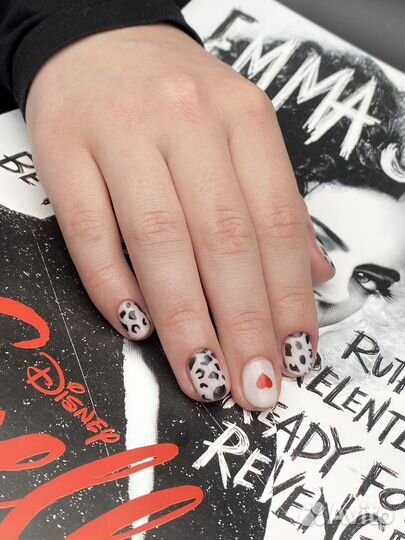 Маникюр и педикюр