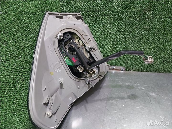 Фонарь наружный задний правый Lexus Rx350 GSU35