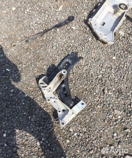 VW Volkswagen Golf 6 рычаг передний правый