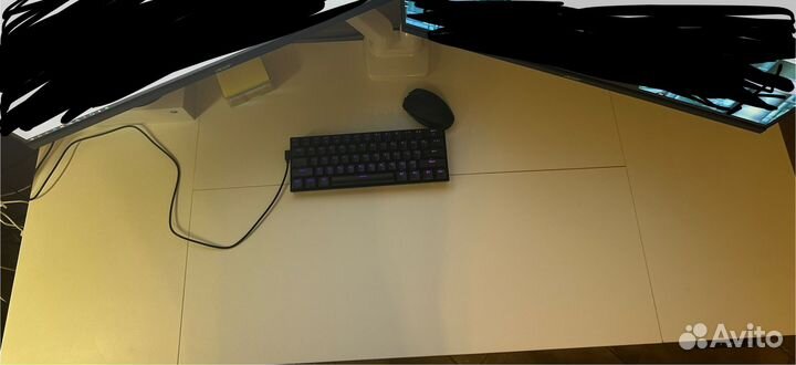 Компьютерный стол с подъемным механизмом