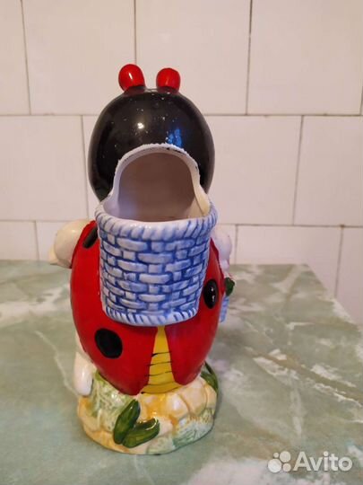 Фарфоровая статуэтка