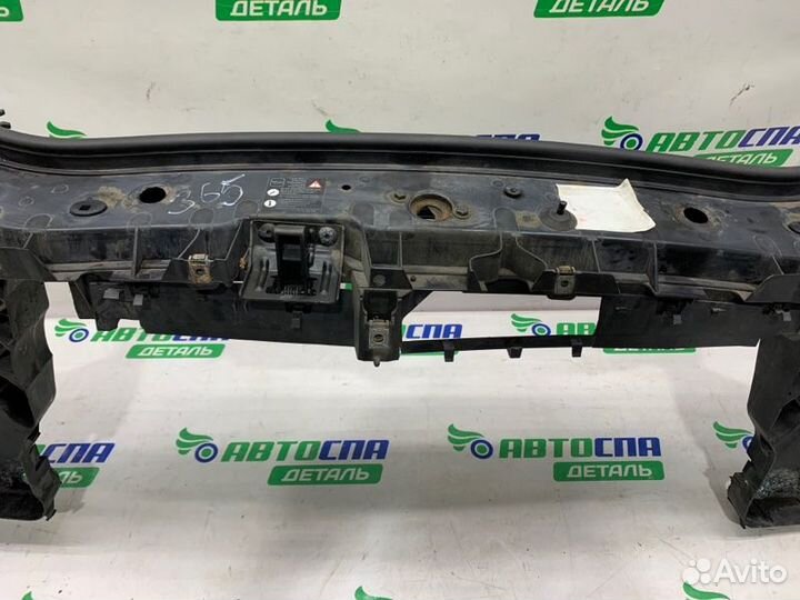 Панель передняя (Телевизор ) передний Renault