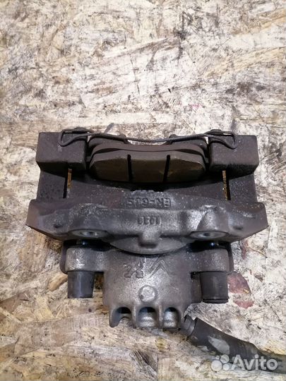 Суппорт передний левый Citroen C4 B7 1.6