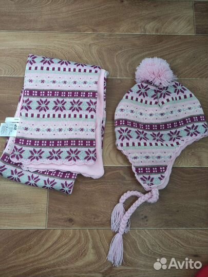 Комплект шапка и шарф для девочки