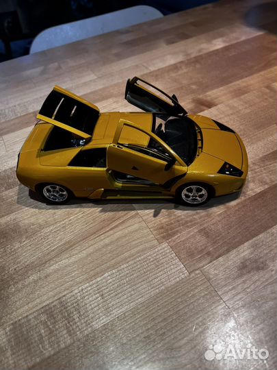 Коллекционная машинка Bburago Lamborghini 1:18