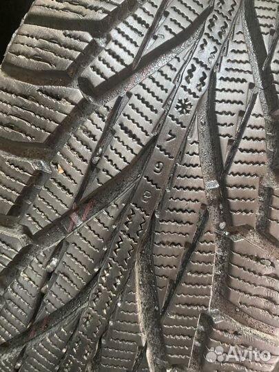 Nokian Tyres Hakkapeliitta R2 215/60 R17