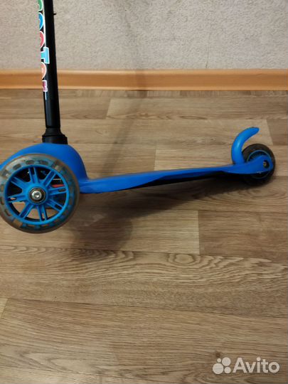 Детский трёхколёсный самокат