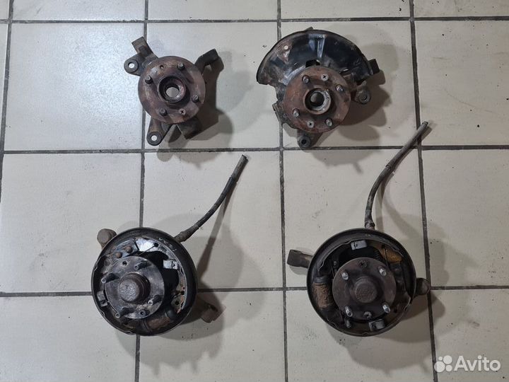 Поворотный кулак Kia Spectra