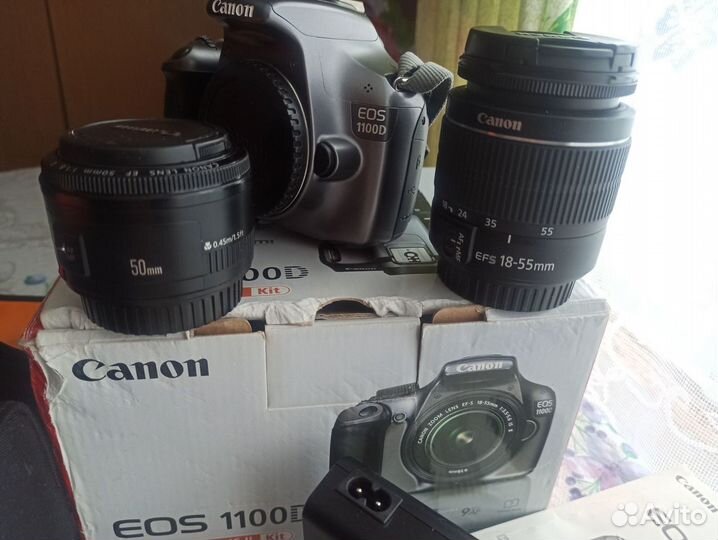 Цифровой фотоаппарат Canon EOS 1100D