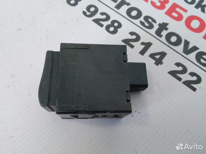 Кнопка открывания багажника Lexus RX 350