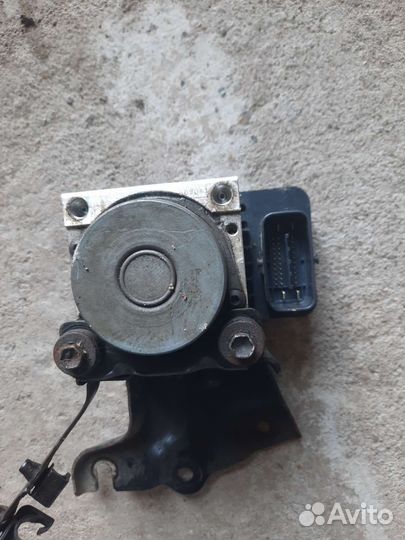 Блок абс toyota corolla e150