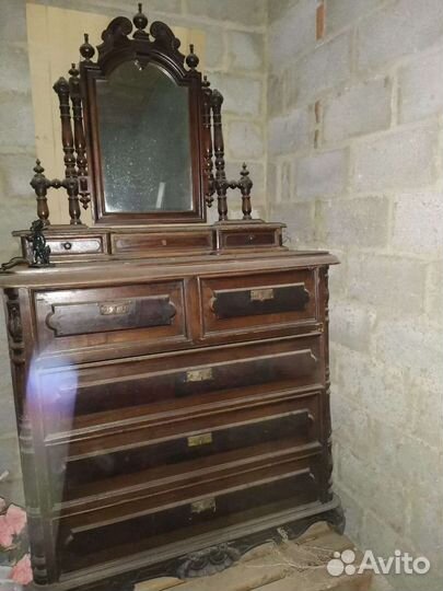 Старинный буфет