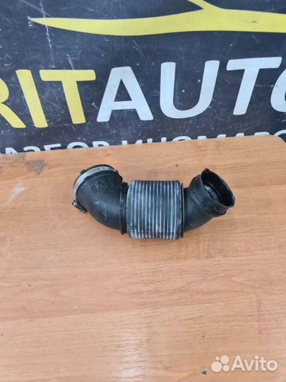 Патрубок воздушного фильтра Kia Carnival 4 D4HE