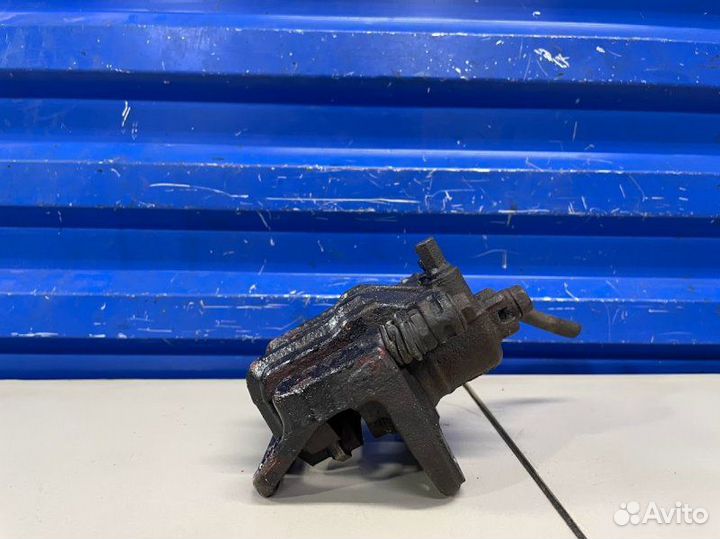 Суппорт задний левый Honda Accord 8 2.4 K24Z3 2012